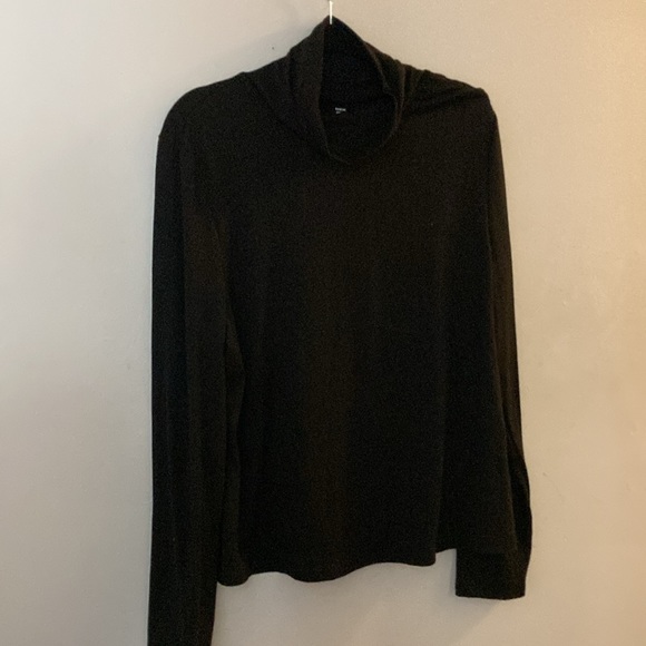 NWOT SEIN CURVE BLACK TURTLENECK - Picture 3 of 9